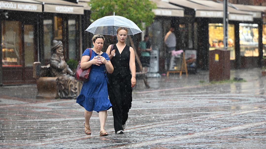 CB bulutları İstanbul'da meydana geldi! Meteoroloji bir saat verdi! Sağanak yağmurlar geliyor ... 3