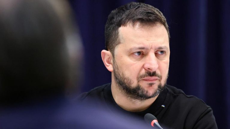 Zelenski: Acil bir ateşkes olmasını umuyoruz