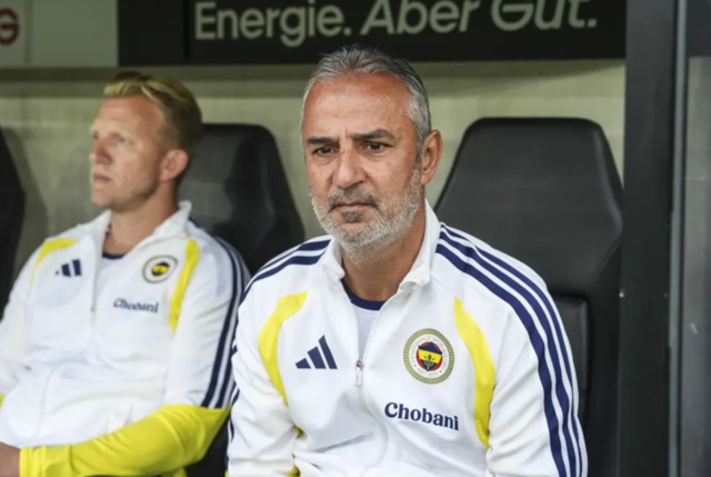 UEFA’ya bildirildi! Fenerbahçe’nin Avrupa kadrosunda sürpriz